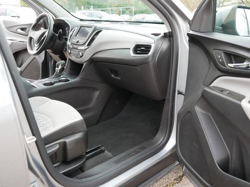 Used 2024 Chevrolet Equinox LT w/ Driver Convenience Package AWD/4WD image 19
