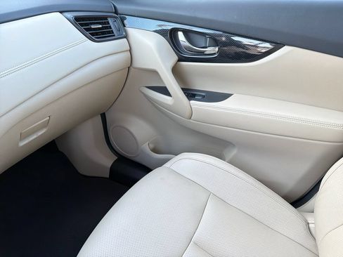 Used 2020 Nissan Rogue SL w/ Premium Package FWD image 31