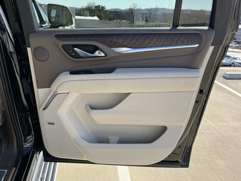 Used 2021 GMC Yukon XL Denali w/ Denali Premium Package image 22