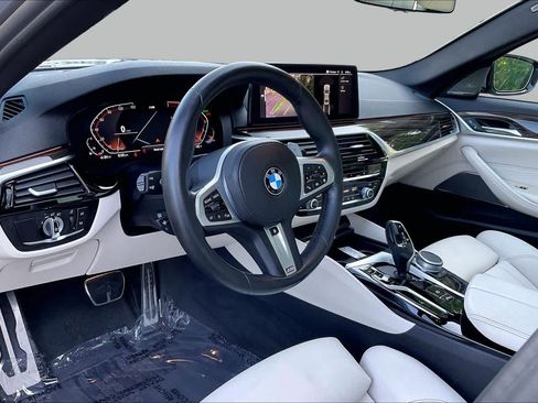 Used 2021 BMW 530i xDrive w/ M Sport Package AWD/4WD image 17