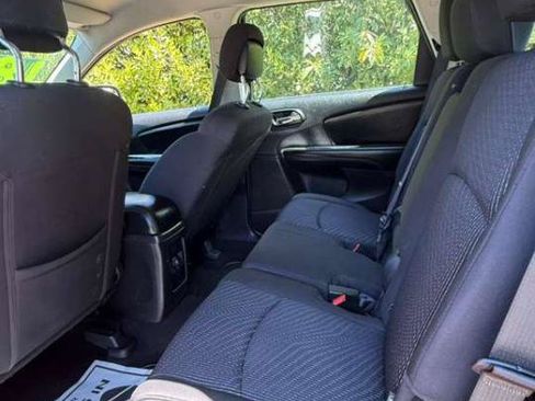 Used 2018 Dodge Journey SE FWD image 5
