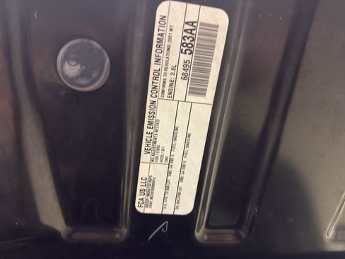 Used 2021 Jeep Grand Cherokee L Overland w/ Luxury Tech Group IV AWD/4WD image 34