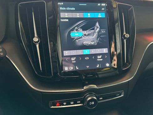 Used 2024 Volvo XC60 B5 Core image 28