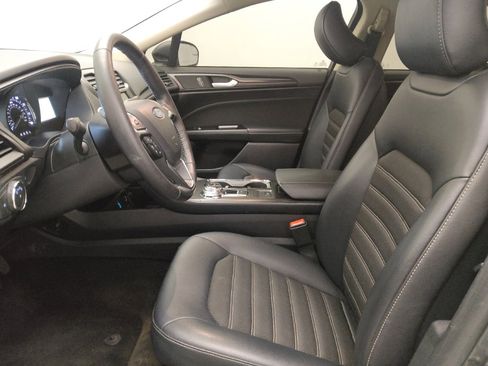 Used 2018 Ford Fusion SE w/ Equipment Group 201A image 17