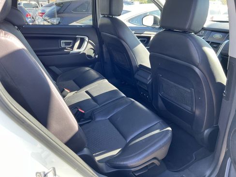 Used 2016 Land Rover Discovery Sport SE image 14