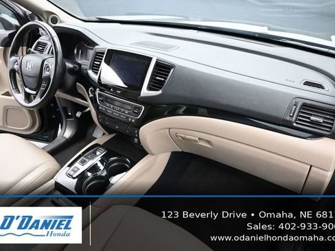 Used 2017 Honda Pilot Elite image 48