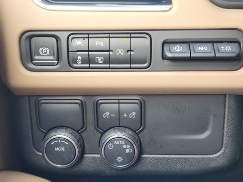 Used 2023 Chevrolet Tahoe Premier RWD image 23