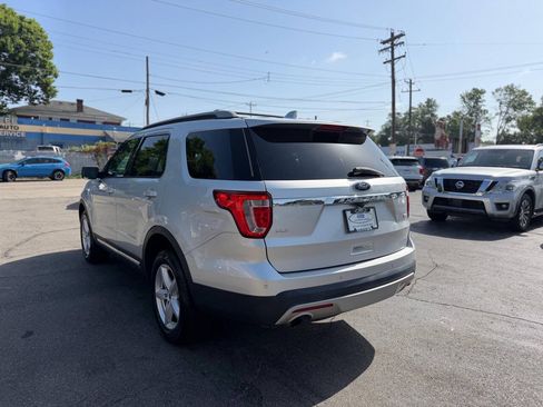 Used 2016 Ford Explorer XLT w/ Equipment Group 202A AWD/4WD image 6
