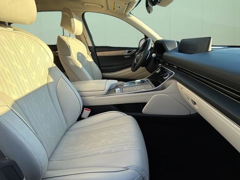 Used 2023 Genesis GV80 2.5T w/ Prestige 20" Package image 41