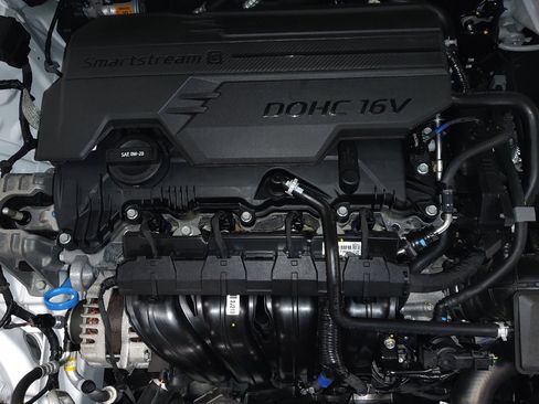 Used 2025 Hyundai Elantra SEL FWD image 30