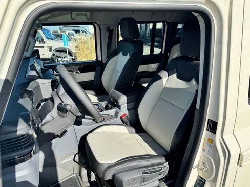 New 2025 INEOS Grenadier AWD/4WD image 9
