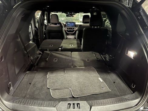 Certified 2025 Ford Explorer ST-Line w/ ST-Line Street Pack image 29