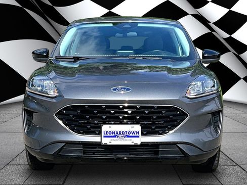 Certified 2022 Ford Escape SE w/ SE Sport Appearance Package AWD/4WD image 3