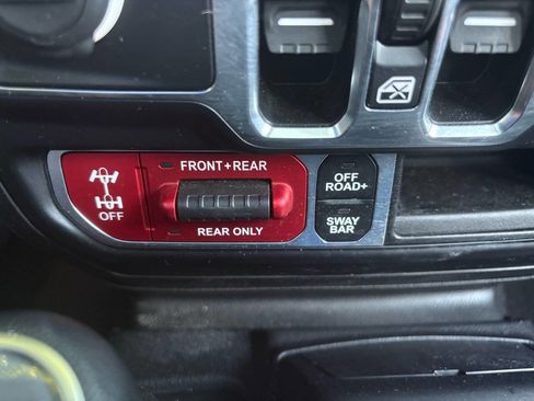 Used 2020 Jeep Gladiator Rubicon image 19