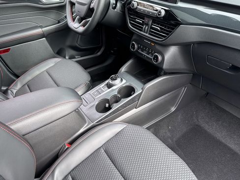 New 2025 Ford Escape ST-Line w/ Equipment Group 301A image 15