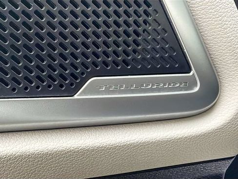 Used 2021 Kia Telluride S FWD image 18