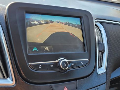 Used 2017 Chevrolet Malibu LT w/ Sport Package image 23