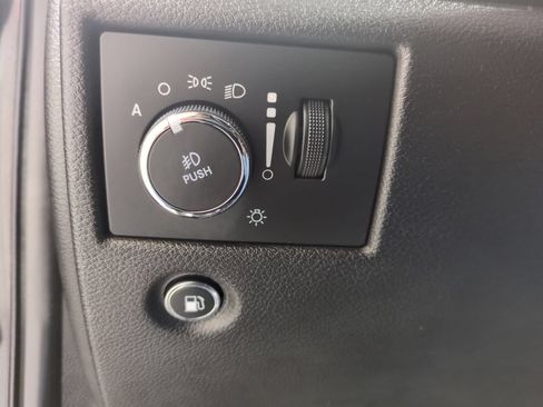 Used 2021 Jeep Grand Cherokee Limited AWD/4WD image 19