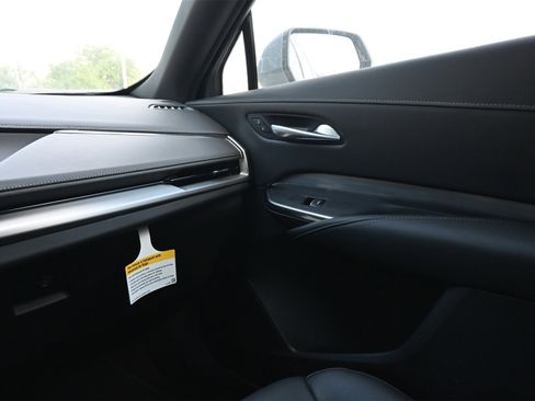 New 2025 Cadillac XT4 Premium Luxury image 8