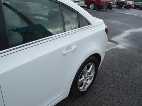 Used 2016 Chevrolet Cruze LT FWD image 4