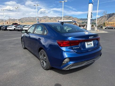Used 2022 Kia Forte LXS FWD image 6
