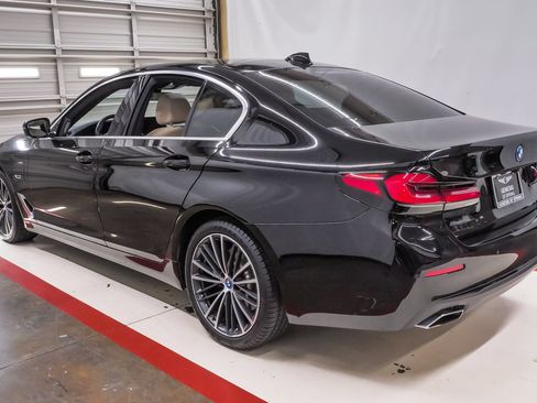Used 2023 BMW 530e w/ Premium Package RWD image 8