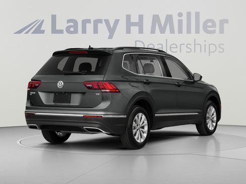 Used 2020 Volkswagen Tiguan SE FWD image 2