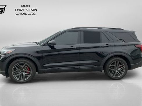 Used 2025 Ford Explorer ST-Line w/ Premium Package RWD image 2