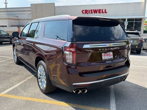 Used 2022 Chevrolet Suburban High Country AWD/4WD image 3