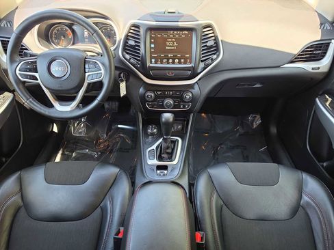 Used 2017 Jeep Cherokee Trailhawk w/ Cold Weather Group AWD/4WD image 14