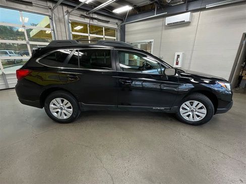 Used 2016 Subaru Outback 2.5i Premium image 6
