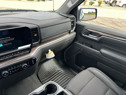 Used 2023 Chevrolet Silverado 1500 LT AWD/4WD image 21
