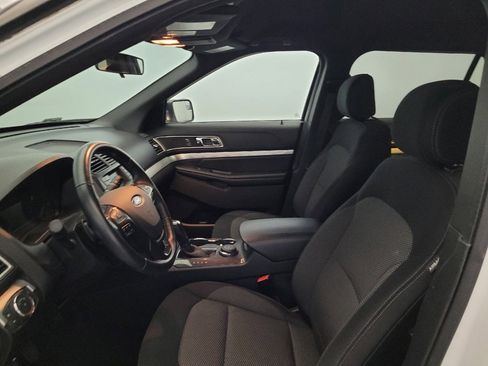 Used 2017 Ford Explorer XLT AWD/4WD image 17