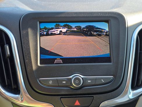 Used 2020 Chevrolet Equinox LT FWD image 16
