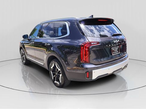 Used 2025 Kia Telluride S FWD image 4