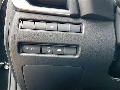 Certified 2025 Nissan Rogue SV FWD image 35