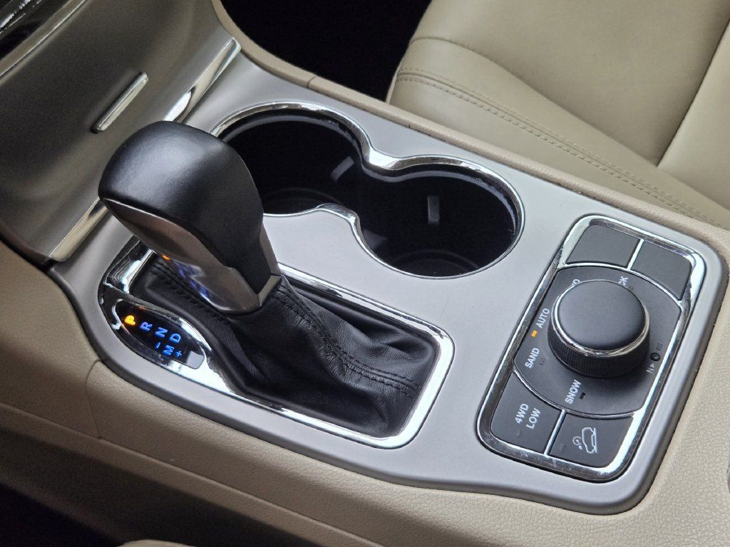 Used 2021 Jeep Grand Cherokee Limited AWD/4WD image 20