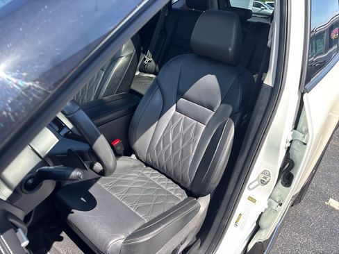 Certified 2023 Nissan Rogue Platinum w/ Platinum Premium Package AWD/4WD image 19