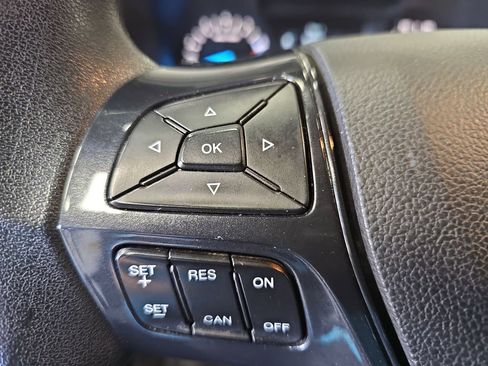 Used 2018 Ford Explorer FWD image 16