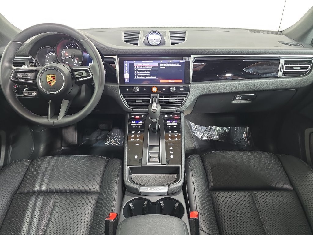 Certified 2026 Porsche Macan AWD/4WD image 13
