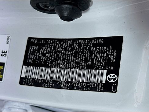 Used 2025 Toyota Corolla LE image 12