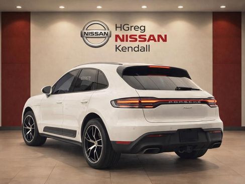 Used 2023 Porsche Macan AWD/4WD image 2