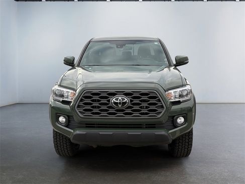 Used 2021 Toyota Tacoma TRD Off-Road w/ Technology Package image 8