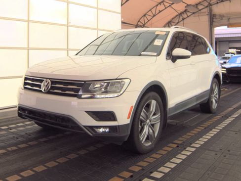 Used 2021 Volkswagen Tiguan SEL FWD image 2