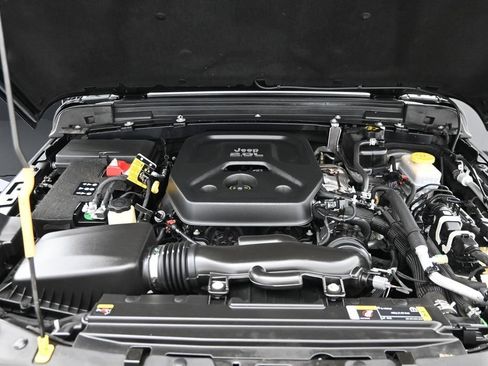 Used 2021 Jeep Wrangler Unlimited Sahara AWD/4WD image 16