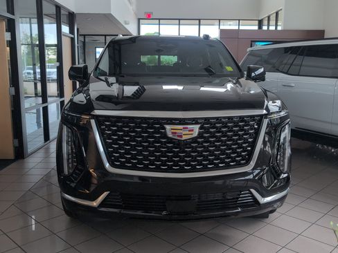 New 2026 Cadillac Escalade ESV Luxury w/ Touring Package RWD image 7