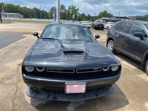 Used 2022 Dodge Challenger GT AWD/4WD image 2