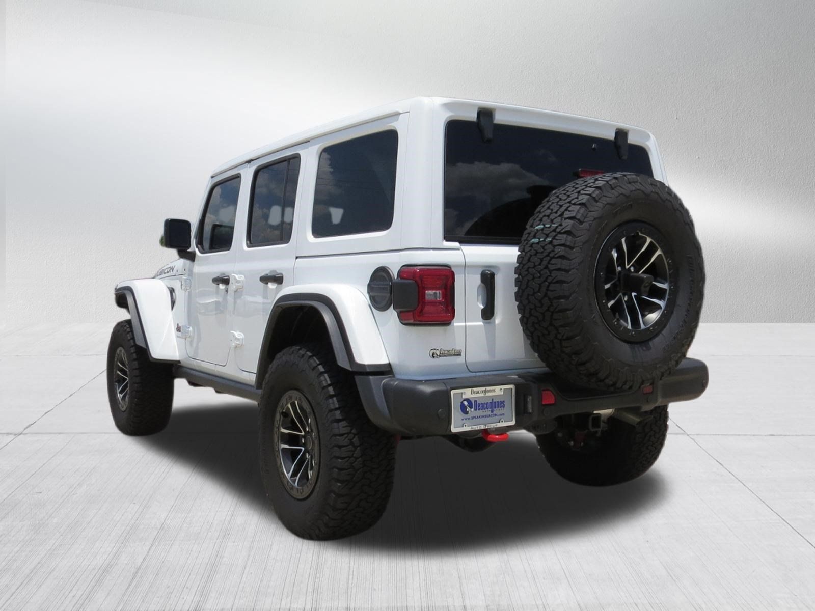 Used 2026 Jeep Wrangler Unlimited Rubicon AWD/4WD image 5