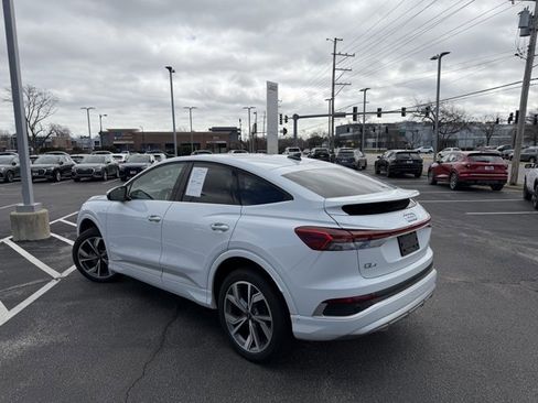 Used 2023 Audi Q4 e-tron Prestige image 3