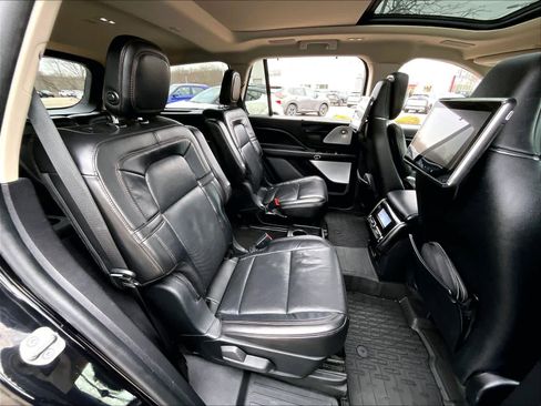 Used 2022 Lincoln Aviator Reserve w/ Equipment Group 201A image 16